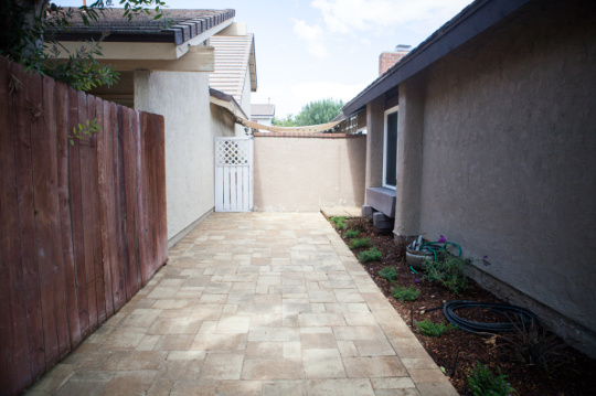 Side Yard Sandstone Pavers Walkway